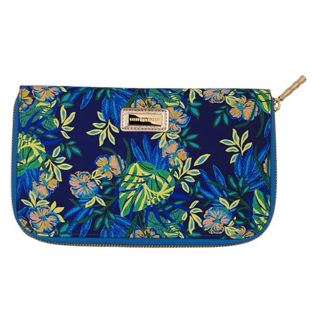 🆕 Lilly Pulitzer The Hottest Spot Travel Wallet